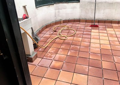 Obra impermeabilización cubierta con baldosa terraza