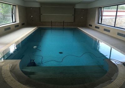 Trabajo de impermeabilización de piscina I